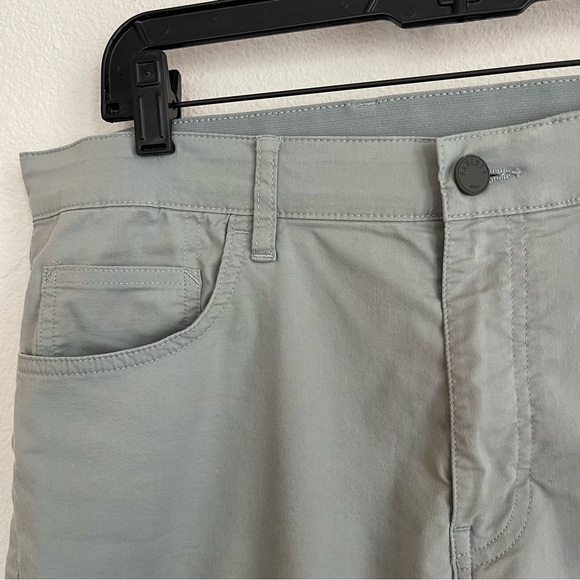 Faherty Stretch Zip Pockets Movement 5 Pocket Pants - Picture 2 of 7